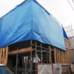 建ち上がった軸組み。柱は４寸。