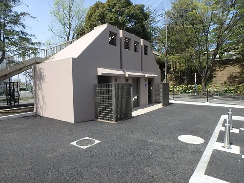 公園のトイレもリニューアルされました。