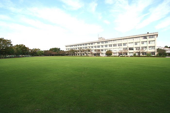 多摩市立南鶴牧小学校グラウンド