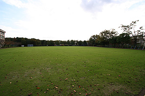 多摩市立南鶴牧小学校グラウンド